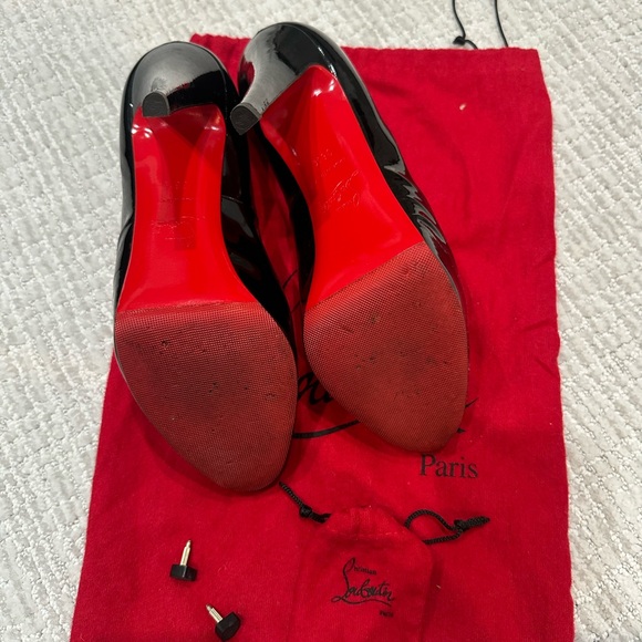 Christian Louboutin heels in GREAT condition. - Picture 4 of 4
